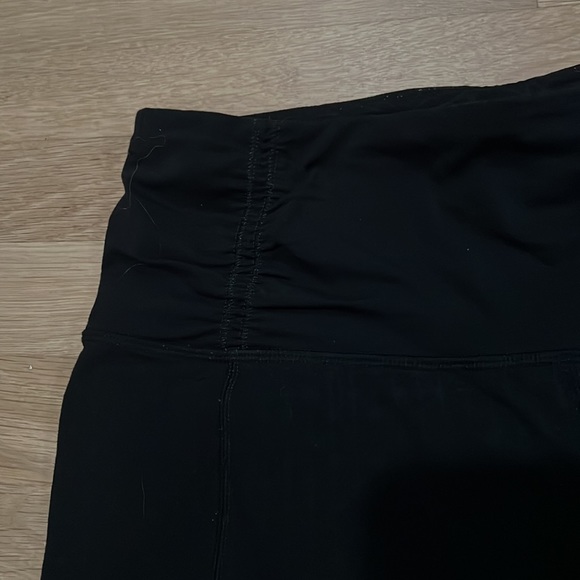 lululemon Runday Crop - Picture 2 of 6